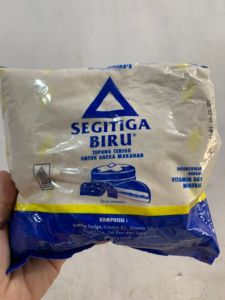 SEGITIGA BIRU TERIGU 500g