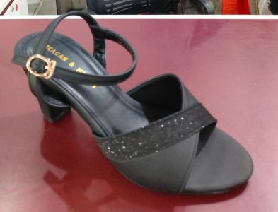 Reagan Megan 473 Hitam 