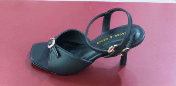 Reagan Megan 574 Hitam