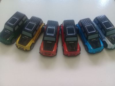 Mobil jeep kecil pulback