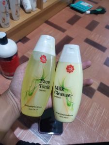 Milk cleanser lemon