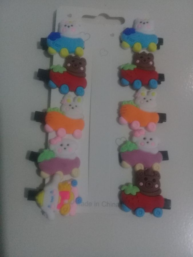 Jepitan anak karakter