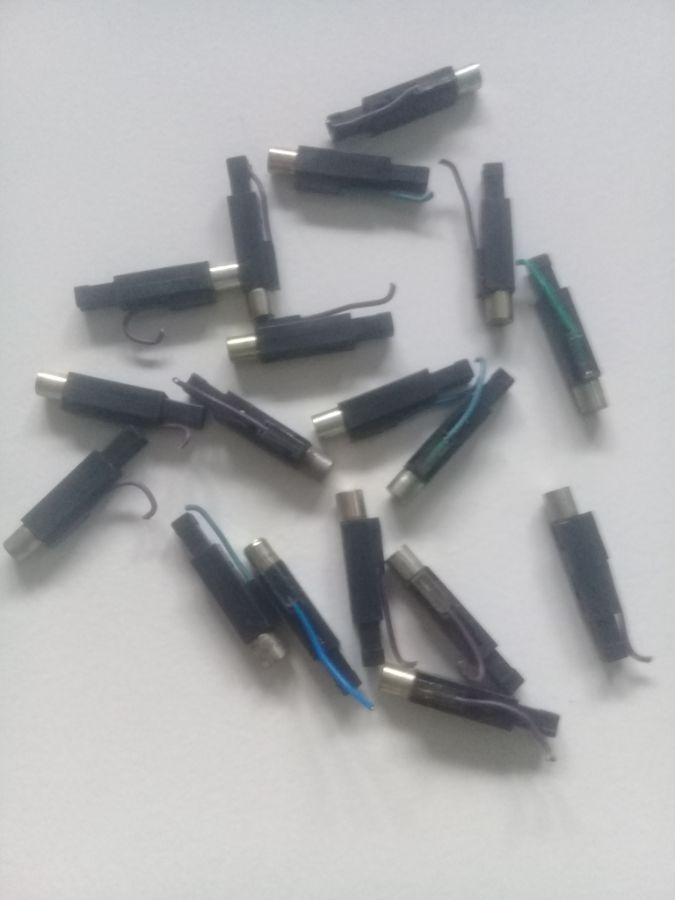 Pemantik strum kecil