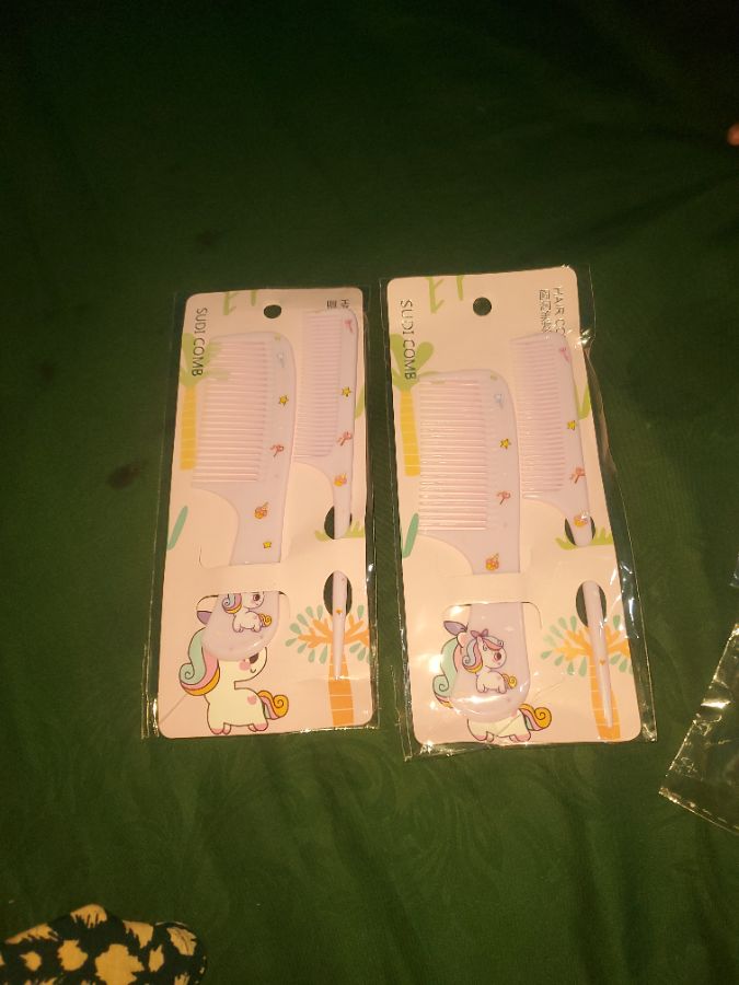 Set sisir karakter