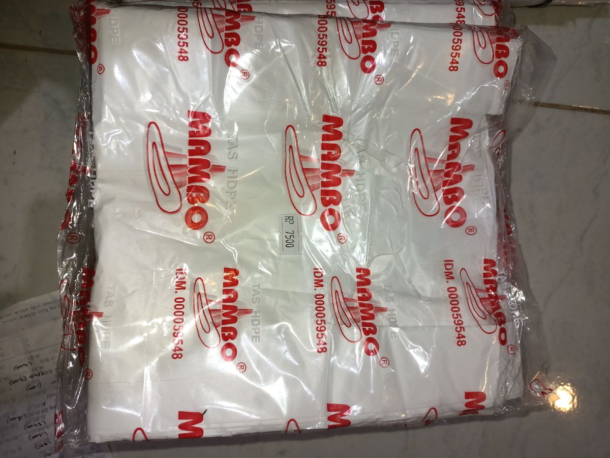 Plastik mambo merah putih kecil 21cm (4 cup)