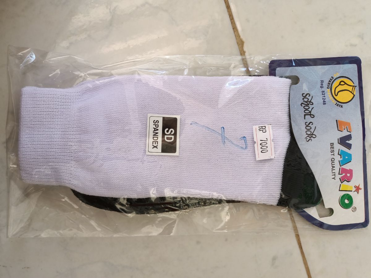 Kaos kaki SD putih hitam evario