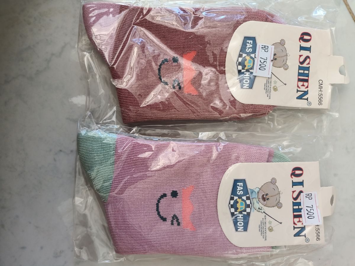 Kaos kaki fashion