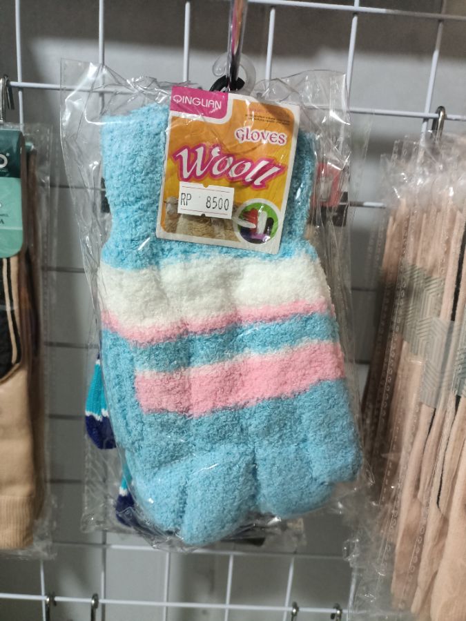 Sarung tangan wanita warna