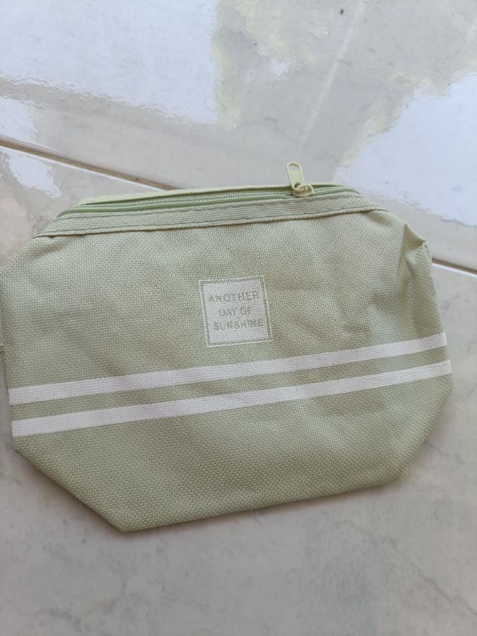 Pouch alat tulis 