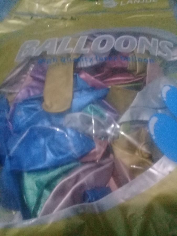 Balon karet besar metalik