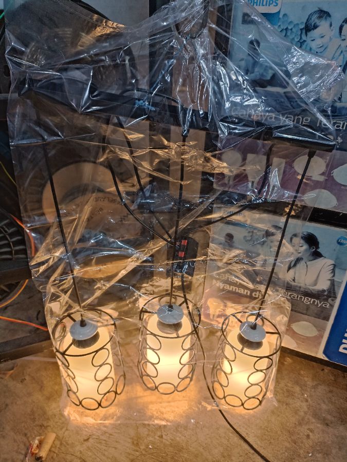 LAMPU GANTUNG 7828/3P