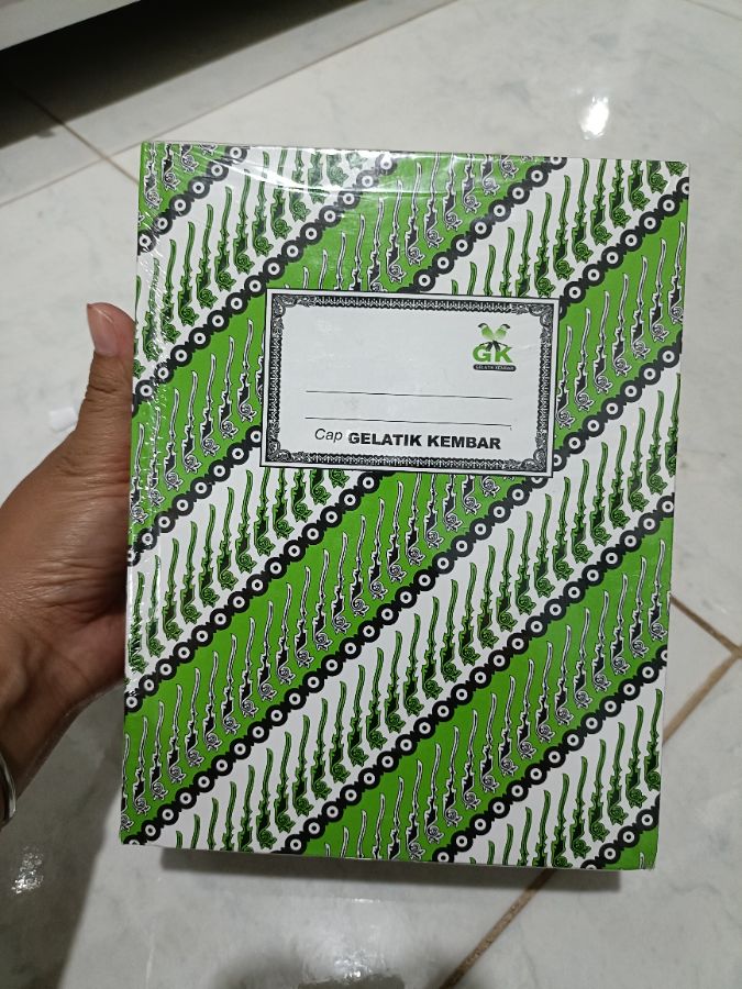 Buku batik 100