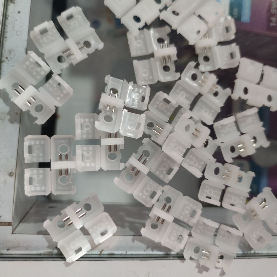 SAMBUNGAN LAMPU SELANG JEPIT