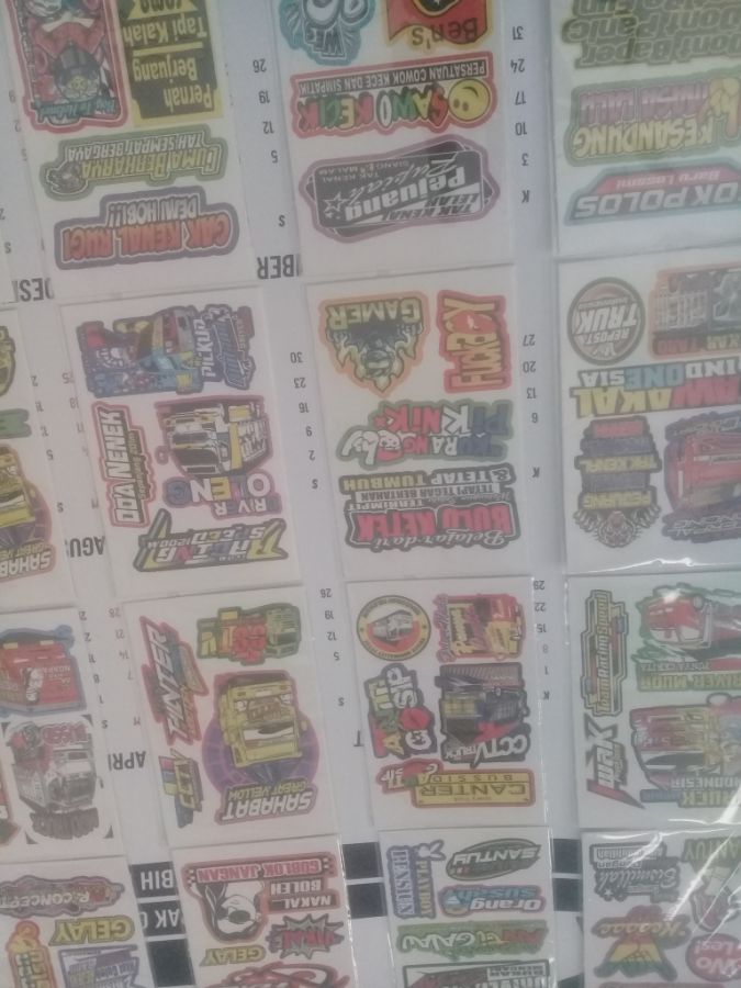 Stiker truk oleng