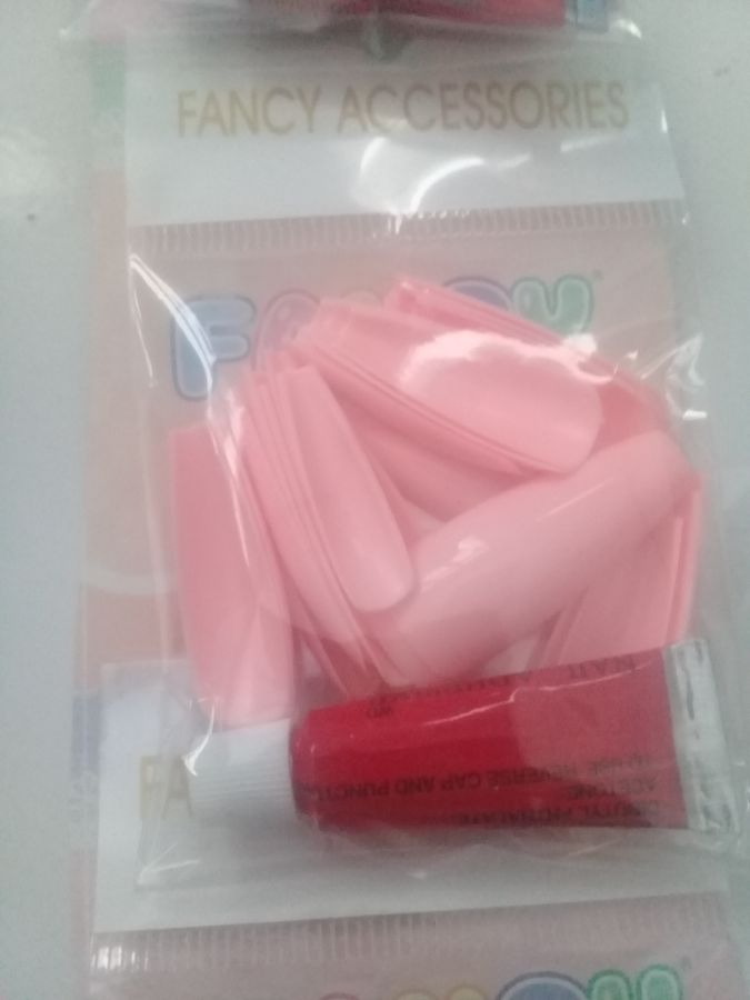 Kuku palsu anak lem