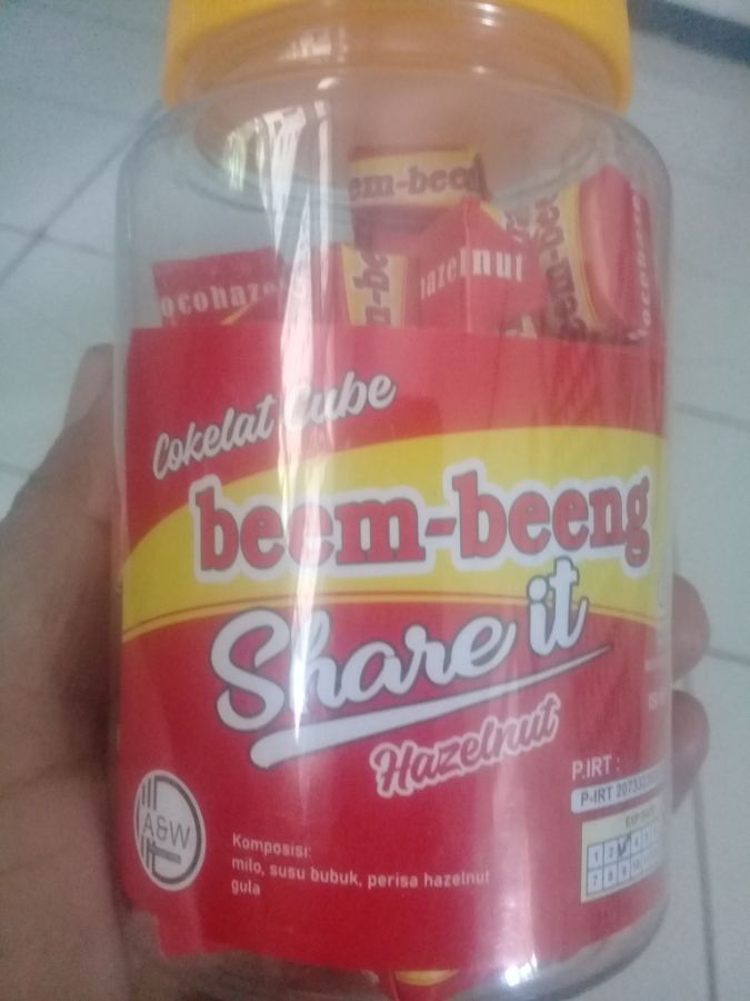 Cokelat cube beem-beeng