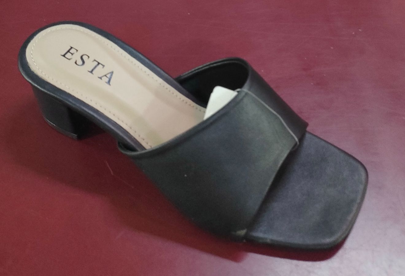 Esta E022 Hitam 