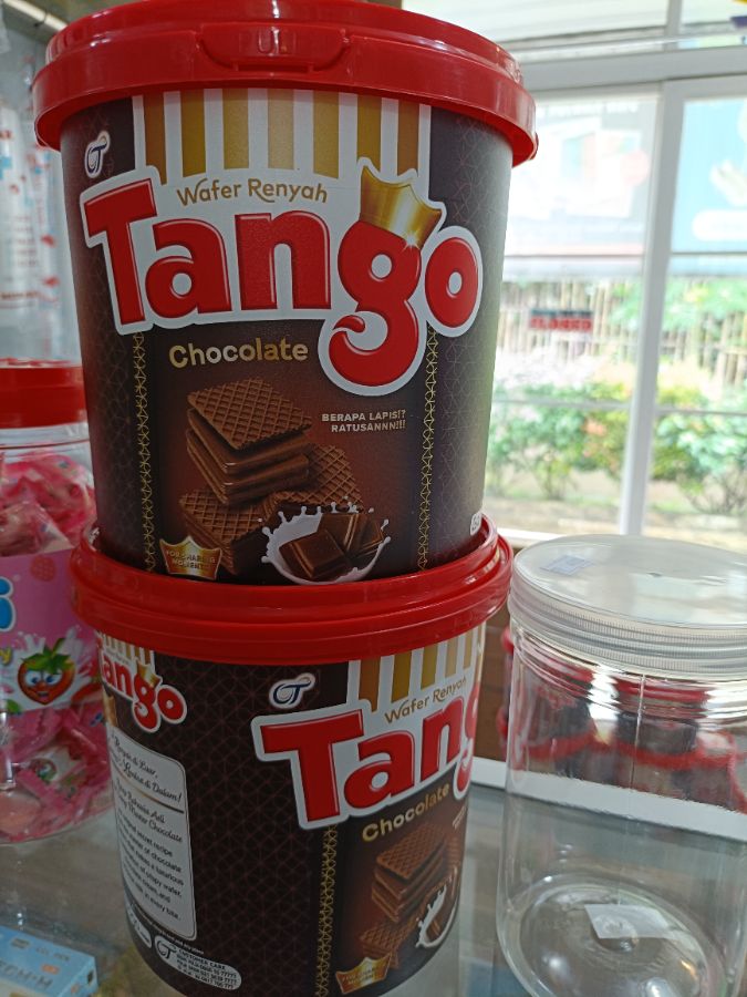 Tango ember 