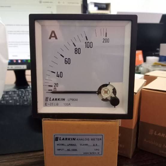 LARKIN ANALOG AC AMPER METER 96X96 100/5A