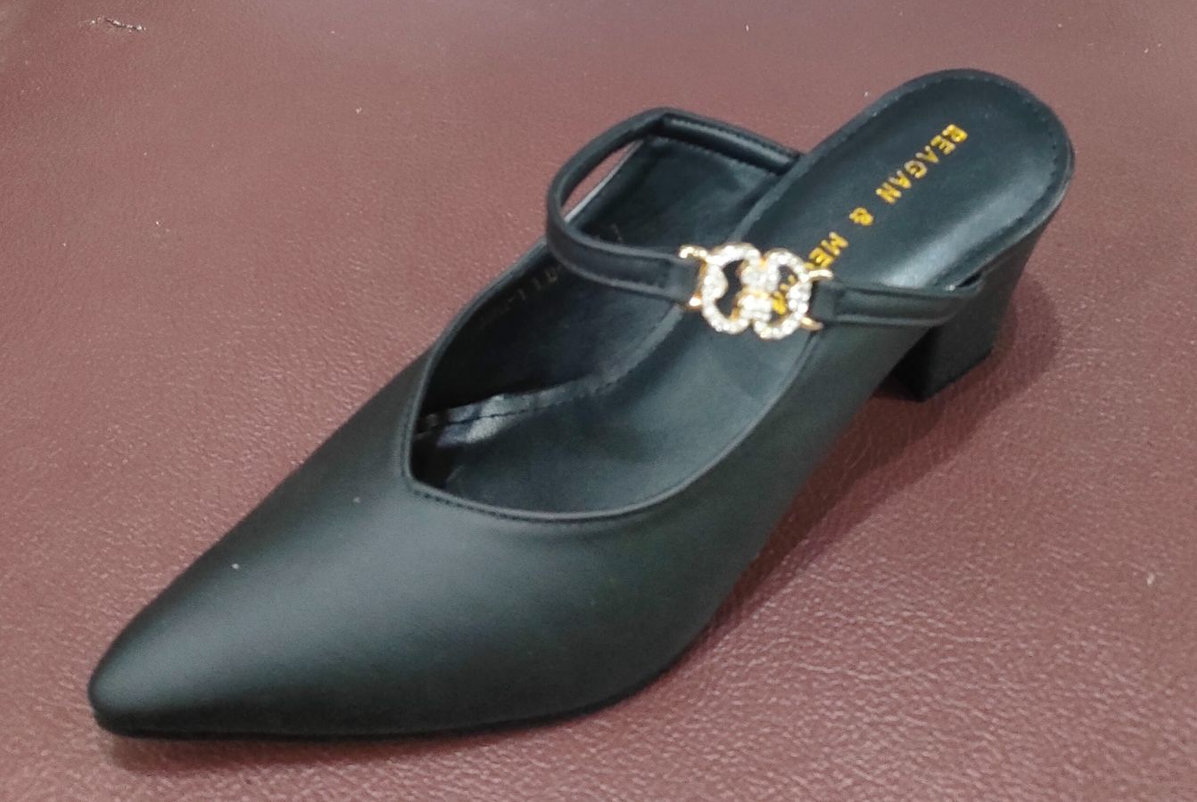 Reagan Megan 1104 HT