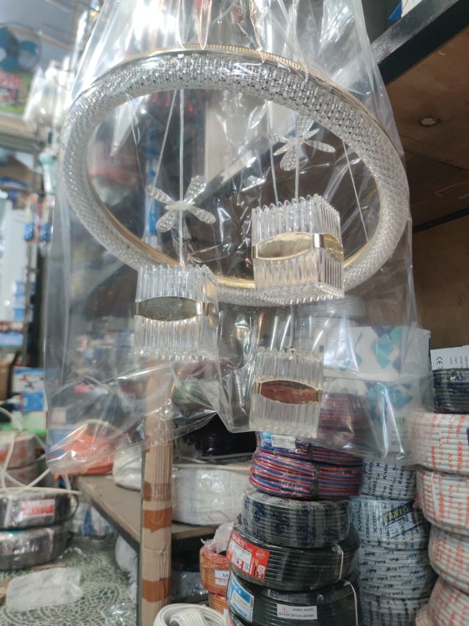 LAMPU GANTUNG HIAS 86W CRYSTAL REMOT