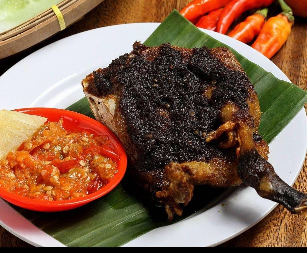 Bebek 1/4 Bumbu Hitam