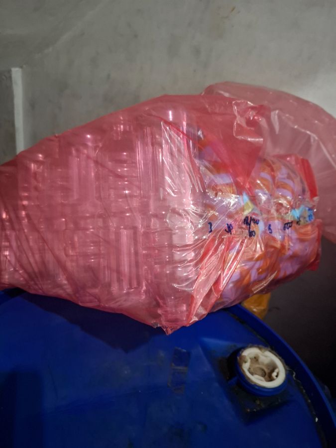 Botol ukuran 500 ml. Botol plastik 500 mili