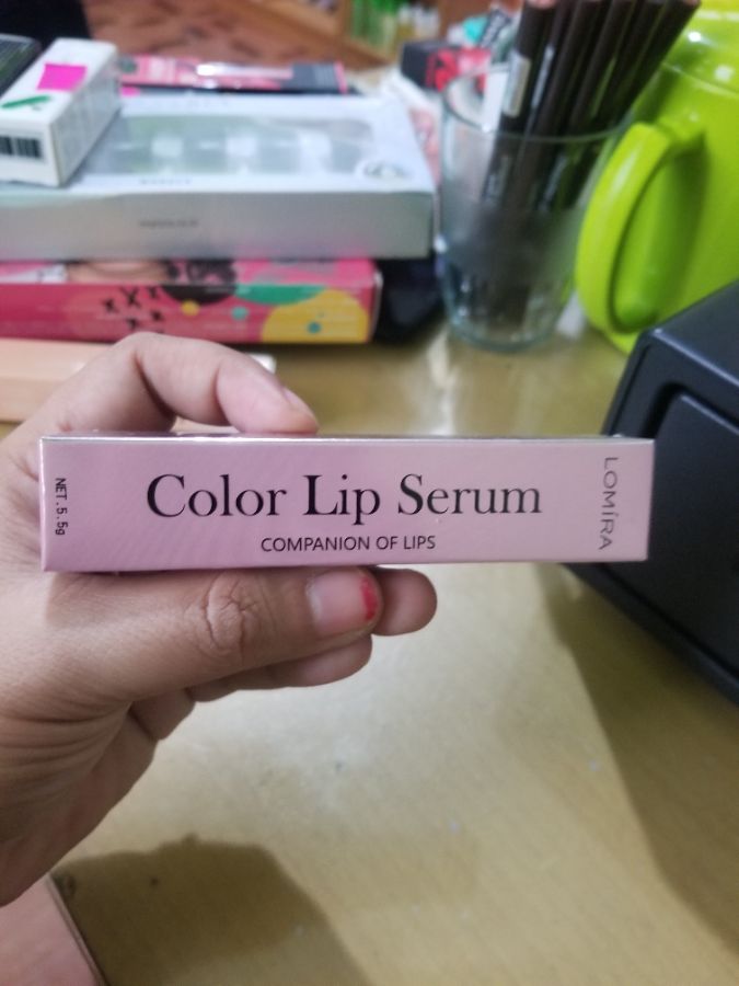 LIP SERUM LOMIRA