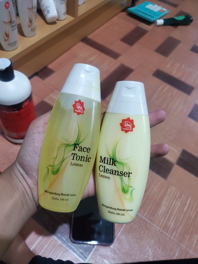Milk cleanser lemon