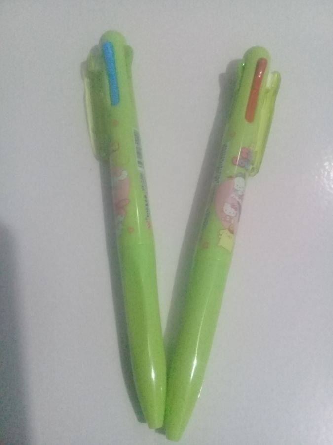 Pulpen sanrio 4 warna