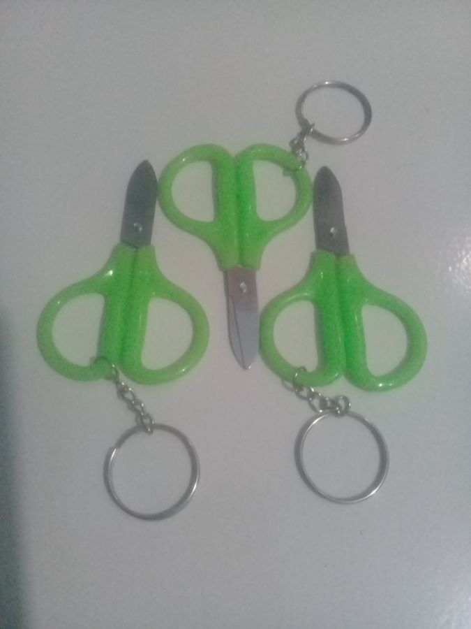Gantungan kunci gunting