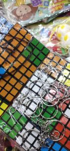 Gantungan kunci rubik 