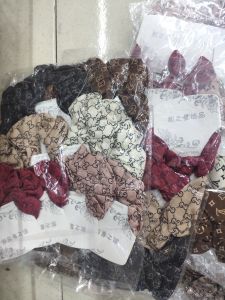 Ikat rambut merek isi 12