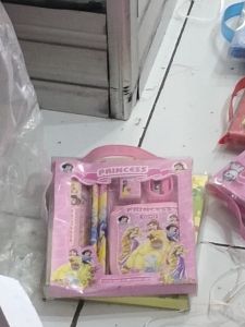 Set pensil dompet