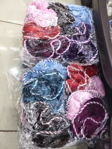 Ikat rambut bludru isi 12