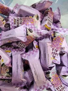 RICE CRACKER BLOK BERAS HITAM