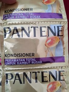 Kondisioner pantene total ungu