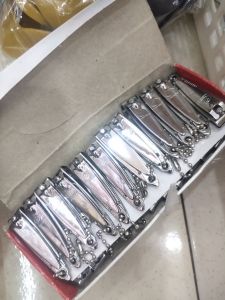 Gunting kuku isi 24