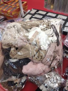 Ikat rambut bulu isi 12 