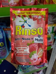 RINSO ANTI NODA KOREAN STRAWBERRY 510ML