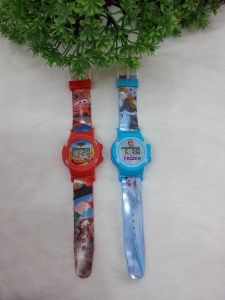 Jam tangan M
