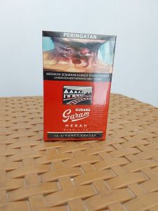 ROKOK GG MERAH