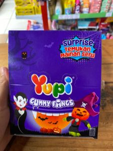 YUPI 500 26X5GR GUMMY FANGS 