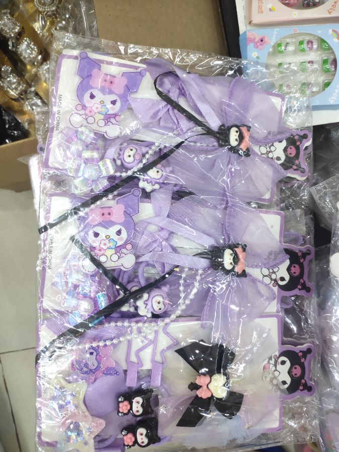 Ikat rambut dan jepitan kar