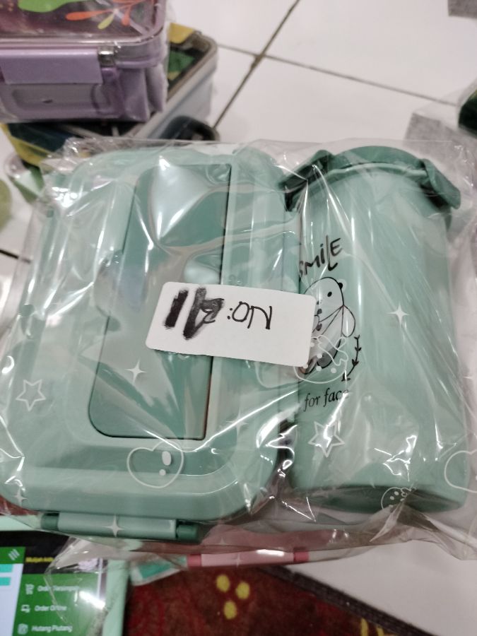 Tempat makan set