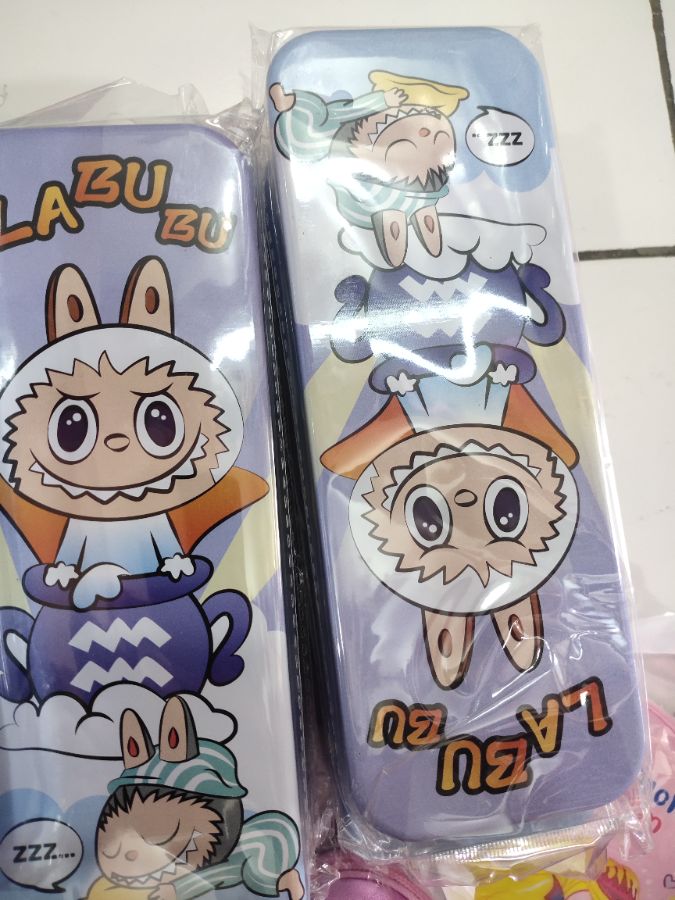Tempat pensil labubu