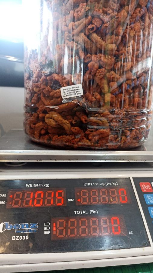 KRIPIK USUS PEDAS