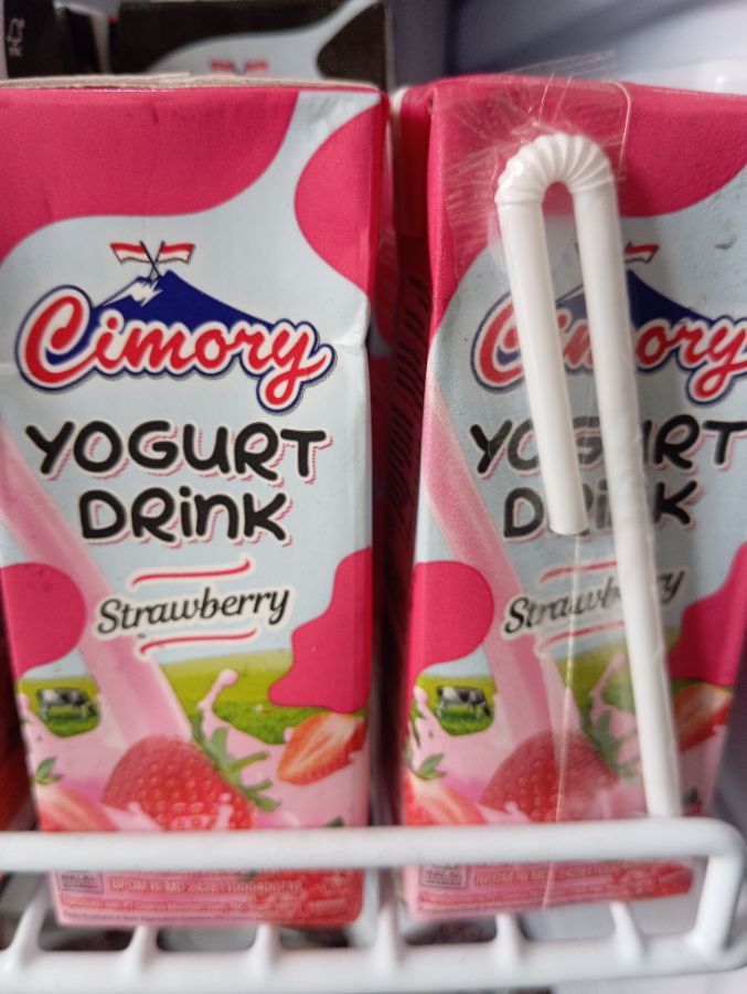 @CIMORY YOGHURT STRAWBERY 200ML