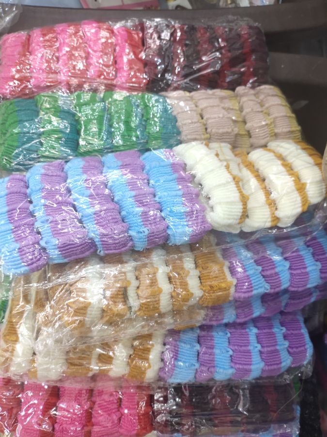 Ikat rambut donat kerut 