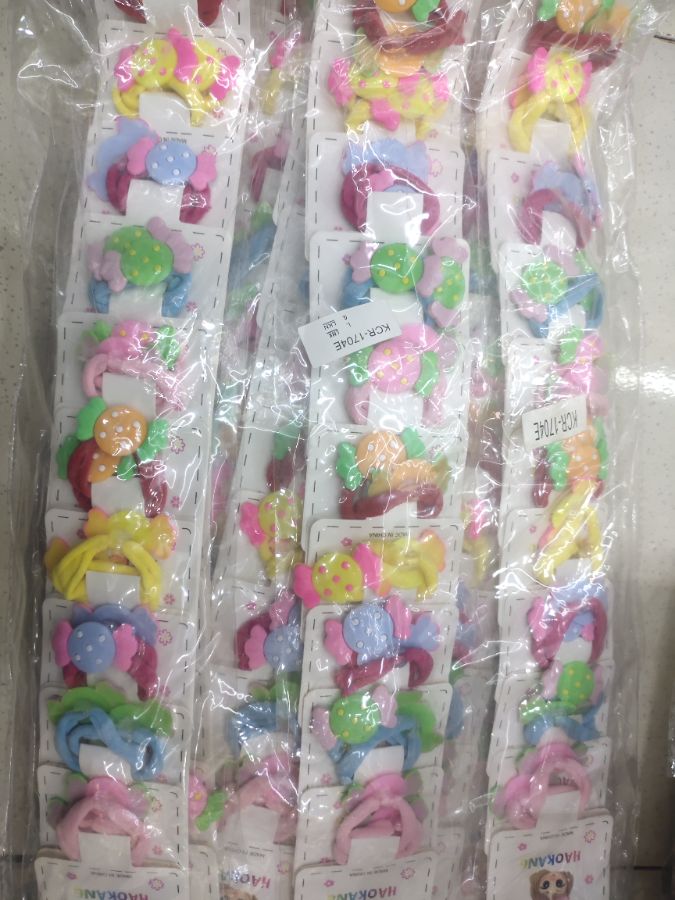 Ikat rambut kar 